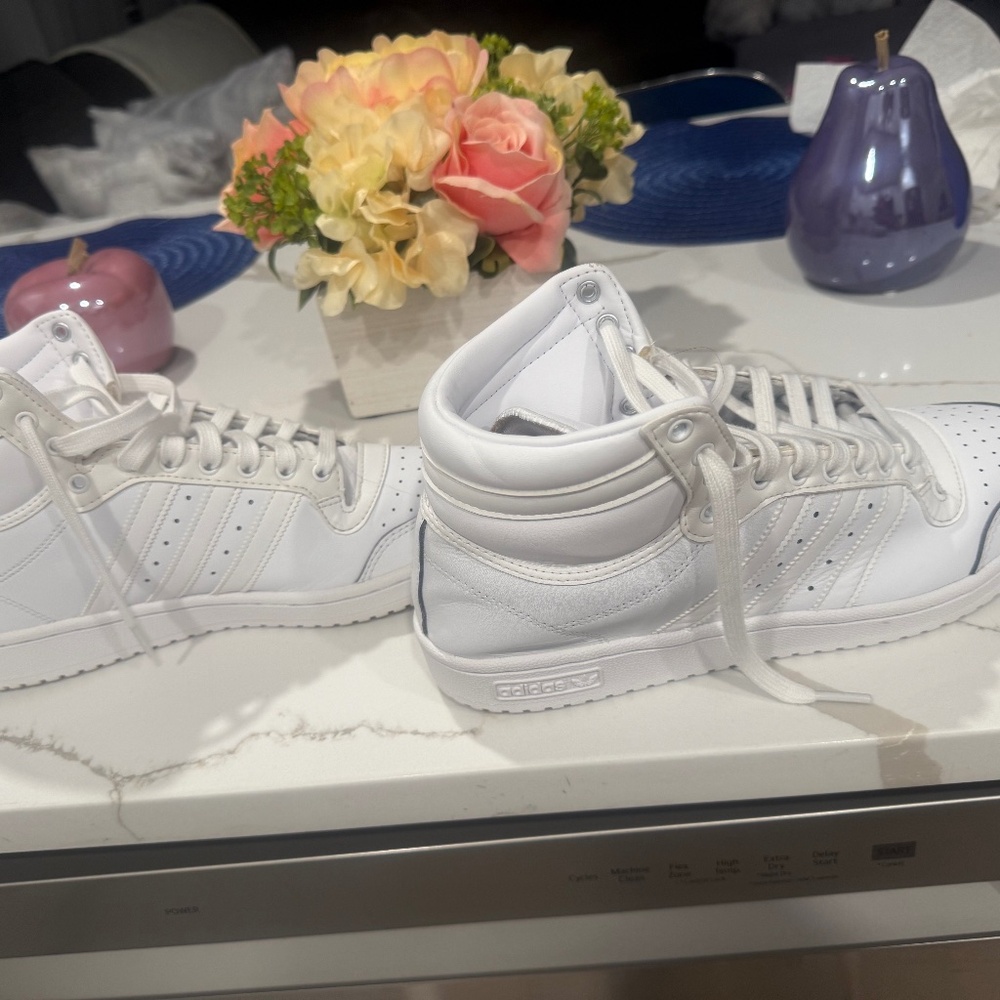 Adidas Men’s Size 10